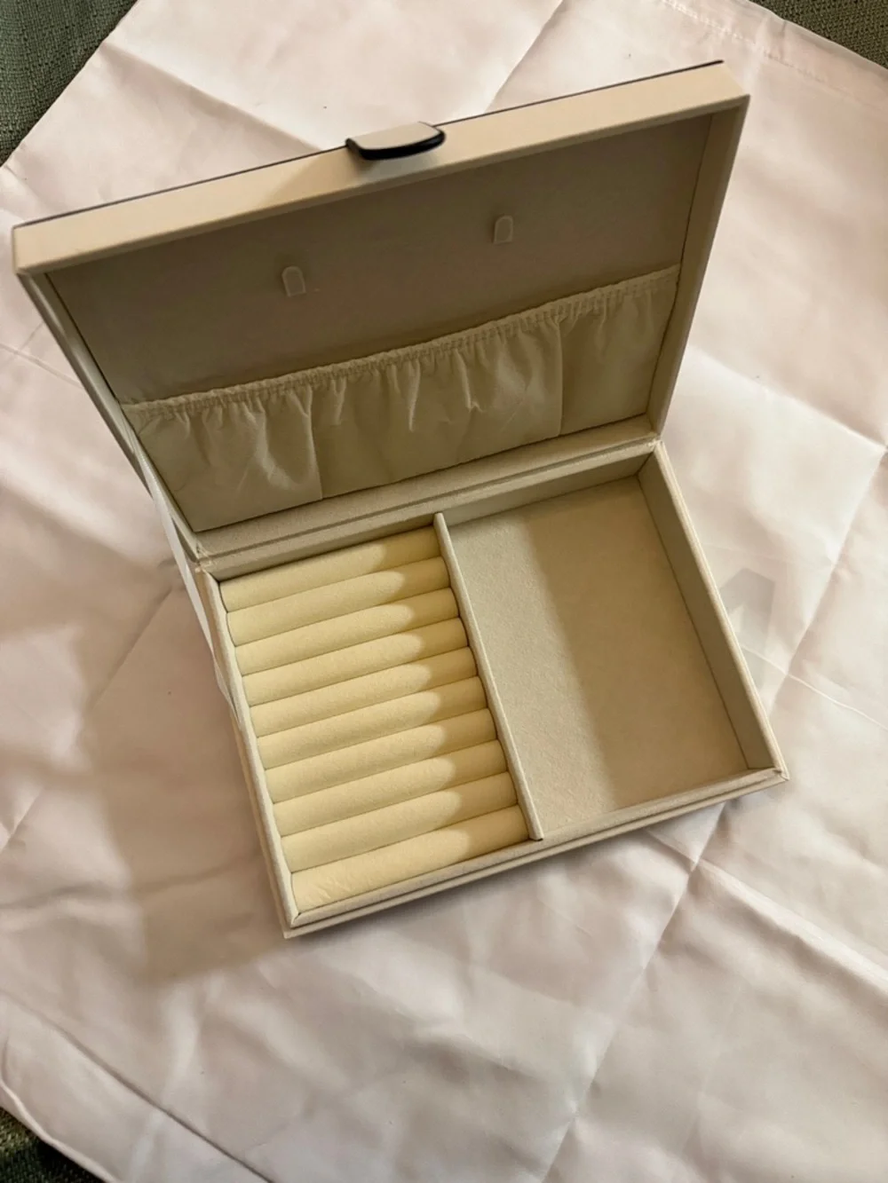 RADLEY LONDON Cream Jewelry Organizer Box - Picture 1 of 4